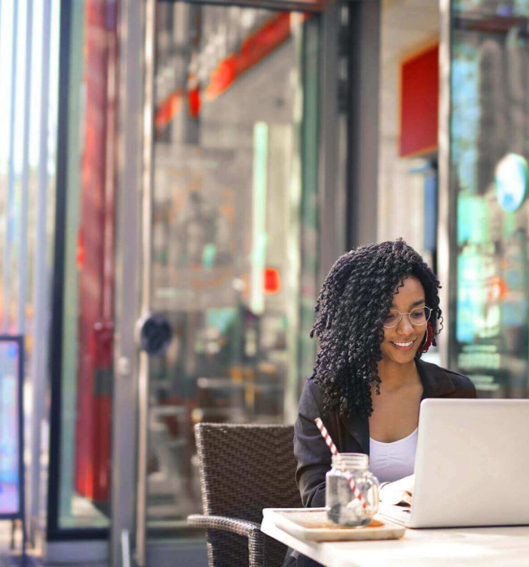 girl-sitting-with-laptop